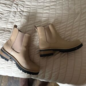 Stylish Tan Ankle Boots for Women